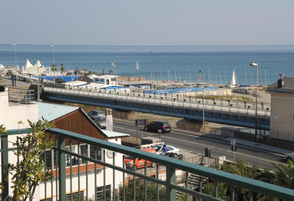 Hotel Garden Albissola Marina Exterior photo